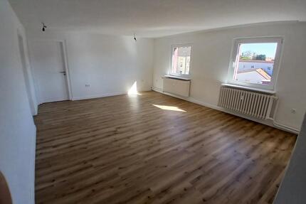 Renovierte 4 Zimmer Wohnung im Zentrum